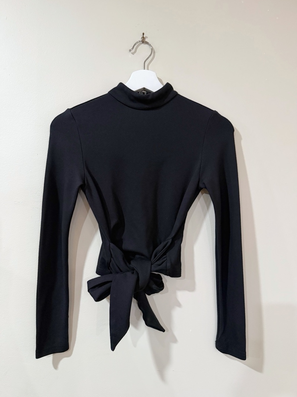 Lovers + Friends Women S Black Tie Front Turtleneck Crop Top Y2K Minimalist Chic